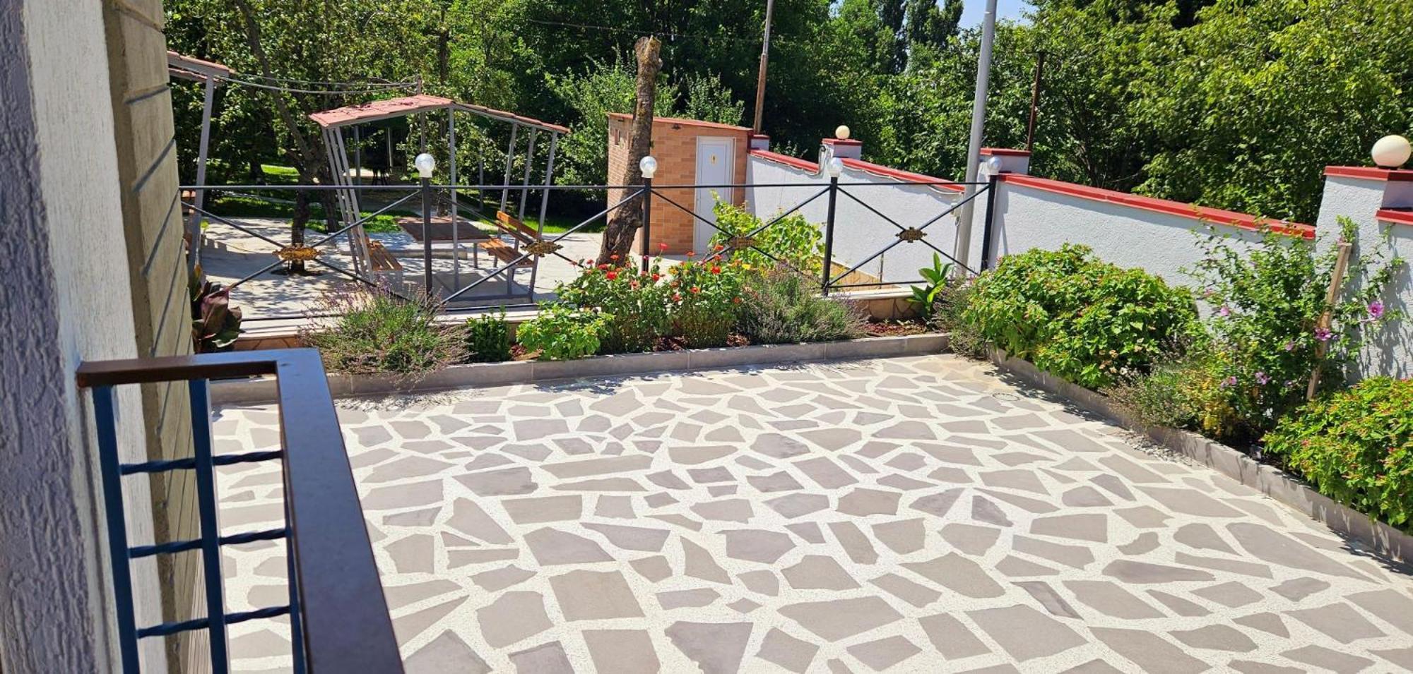 Sierra Hotel Тбилиси Экстерьер фото