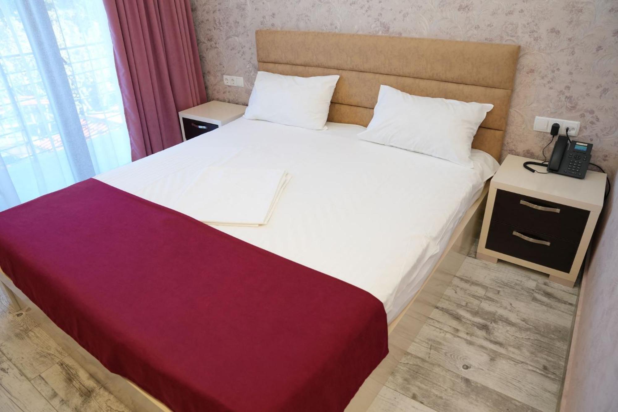 Sierra Hotel Тбилиси Экстерьер фото