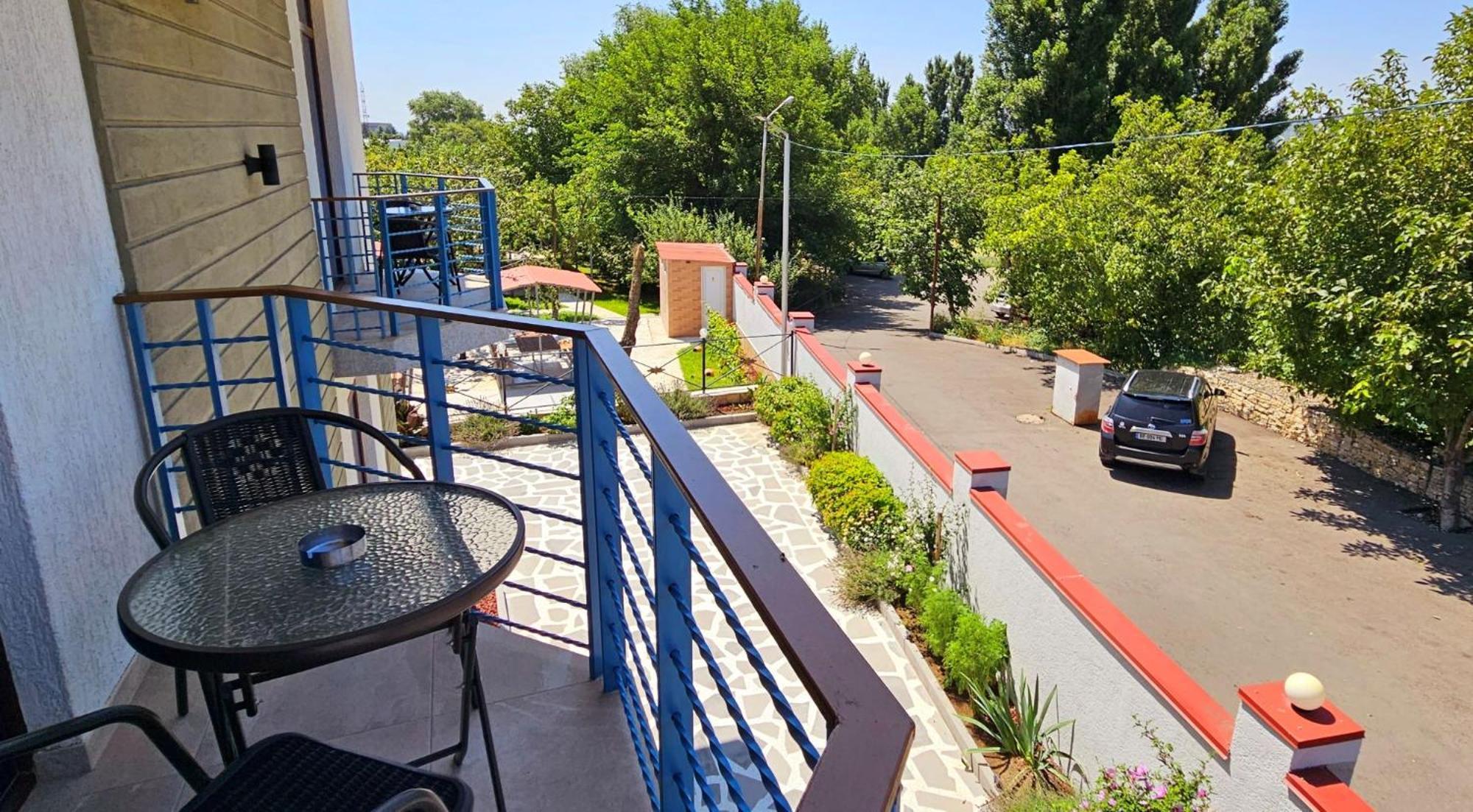 Sierra Hotel Тбилиси Экстерьер фото