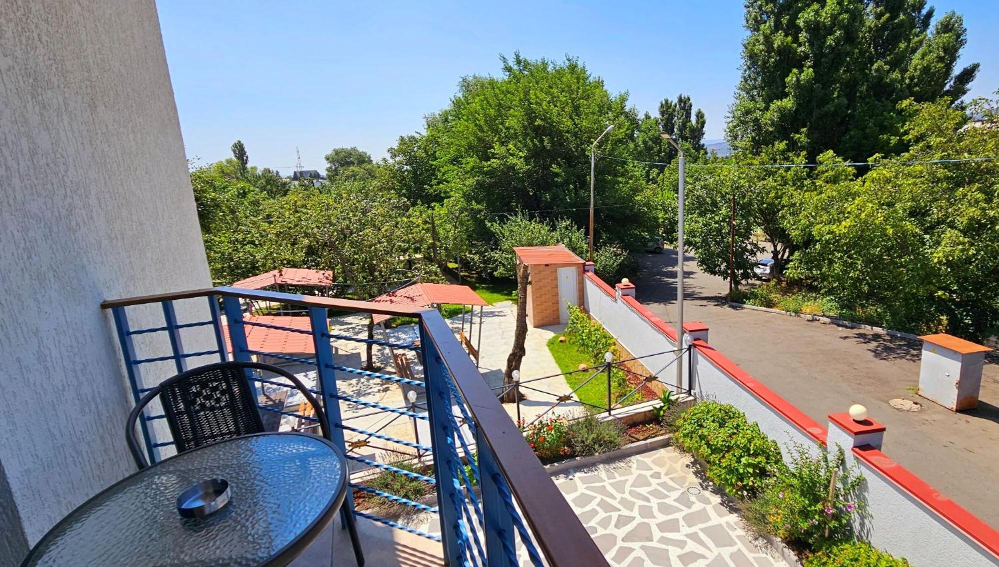 Sierra Hotel Тбилиси Экстерьер фото