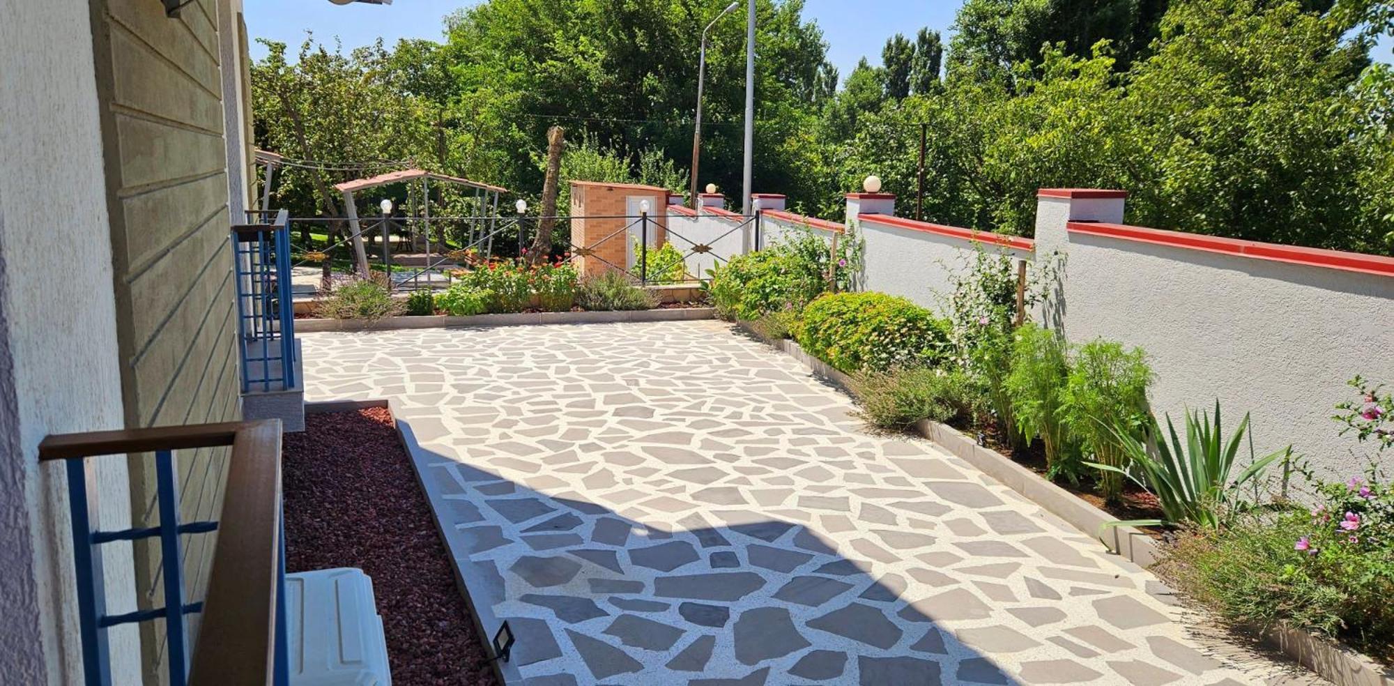 Sierra Hotel Тбилиси Экстерьер фото
